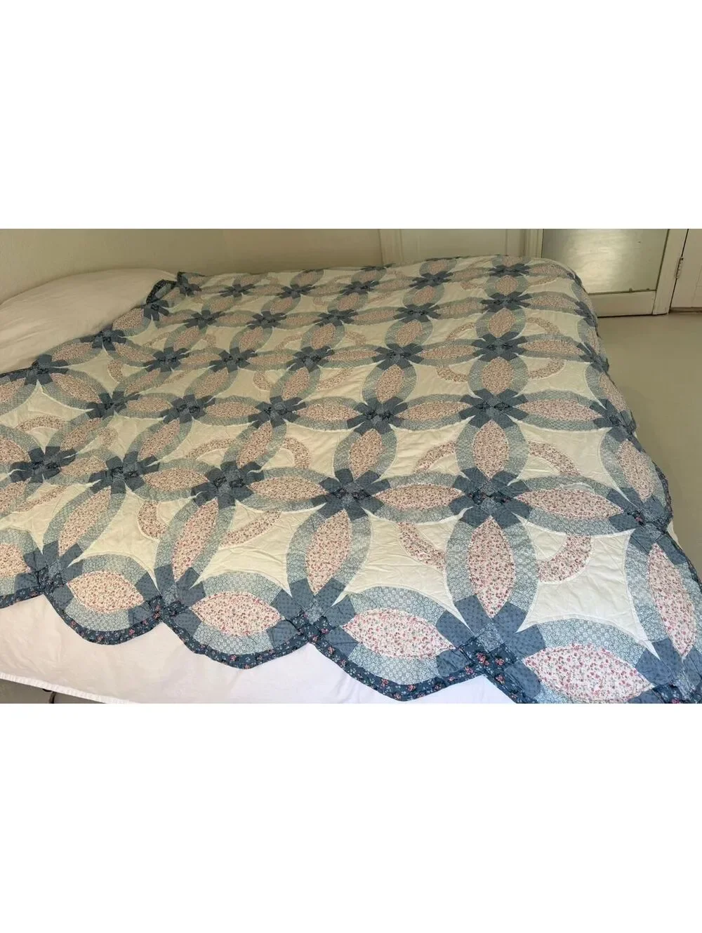 Vintage Hand Stitched Wedding Ring Quilt 82x79 Blue Floral Cottage Farmhouse